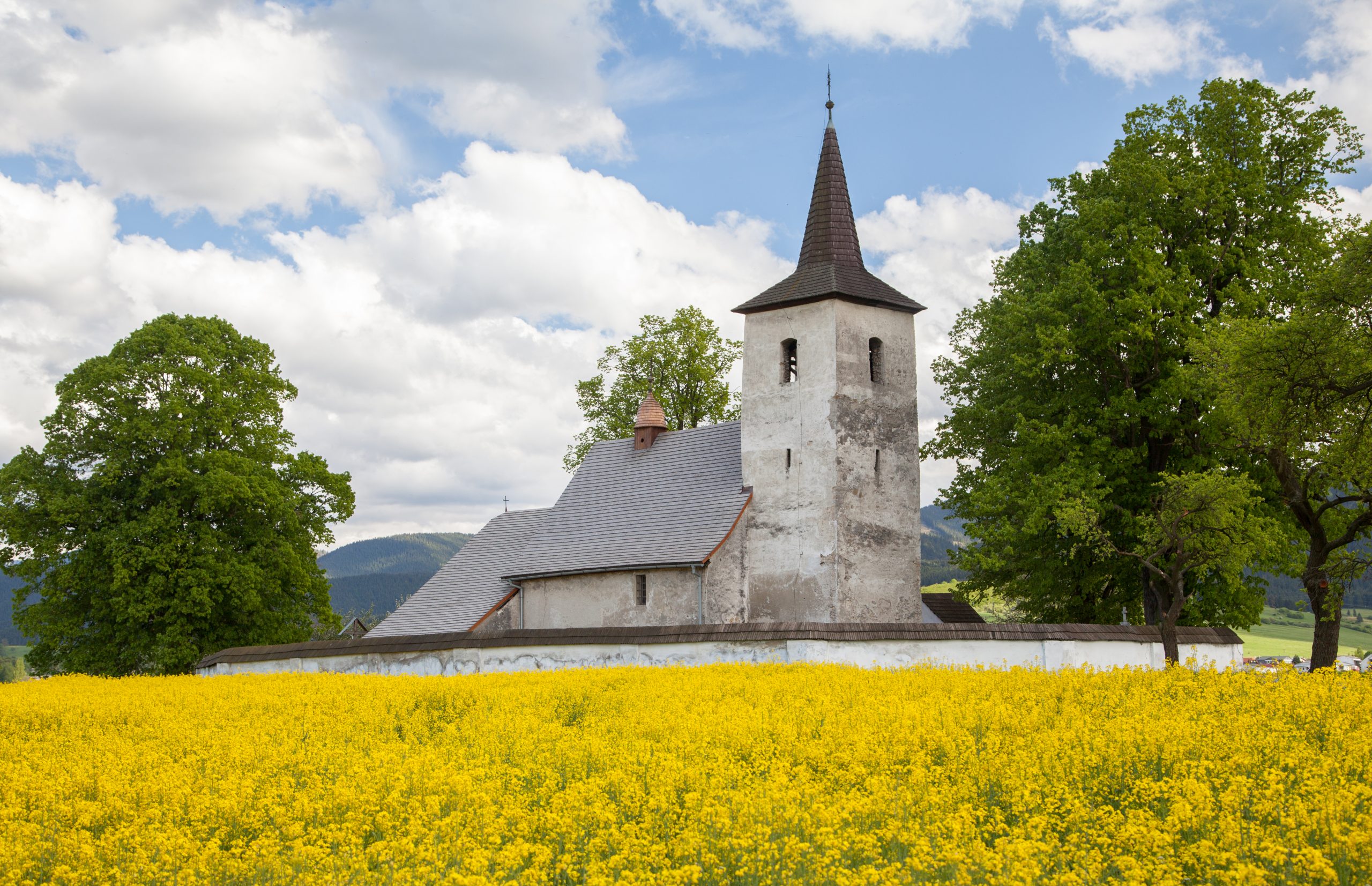 Gothic Church of All Saints, Ludrová – Kút